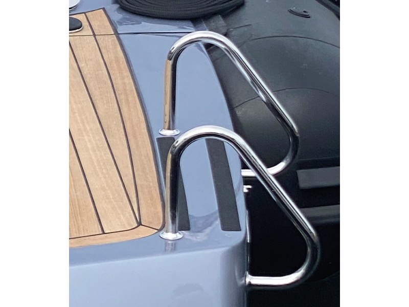 Maniglia di risalita a sezione ovale