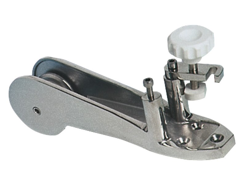 Musone di prua con blocca ancora