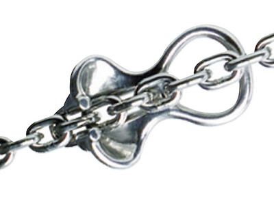 Dispositivo di ormeggio e ritenuta catena ancora