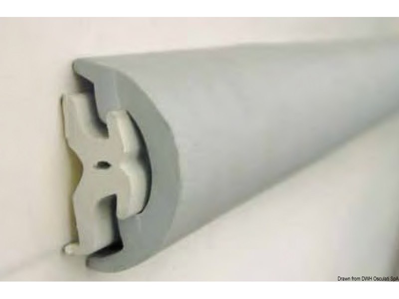 Parabordo per montaggio su scafi con giunzione a labbro