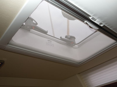 Controtelaio di finitura flessibile DOMETIC PVC Liner per SkyScreen – applicabile a Surface SkyScreen e a Recessed SkyScreen