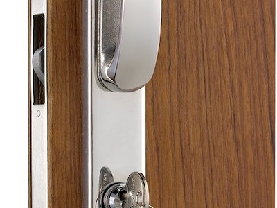 Serratura per porte scorrevoli, con maniglie esterne, chiave YALE esterna, blocco interno