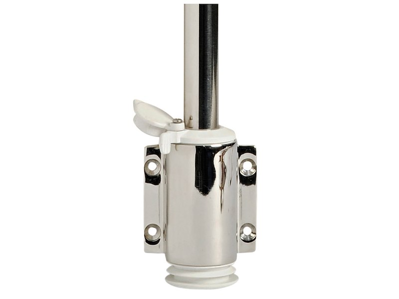 Fanale di fonda con asta estraibile a parete con occhielli portabandiera