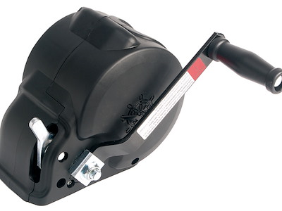 Arganello carenato per alaggio imbarcazioni con carenatura esterna in tecnopolimero