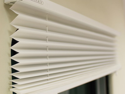 Tenda a plissè DOMETIC Skysol Motion per passauomo ed oblò