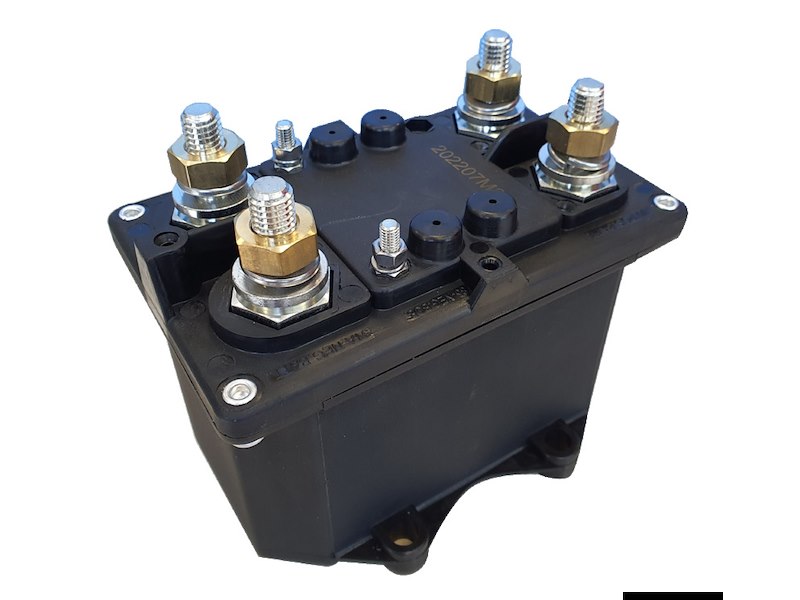 Staccabatteria automatico bipolare (teleruttore generale di corrente con alimentazione separata della bobina)