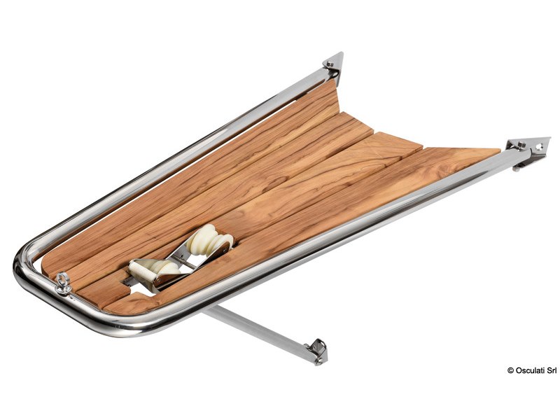 Delfiniera con musone a ribalta per ancore