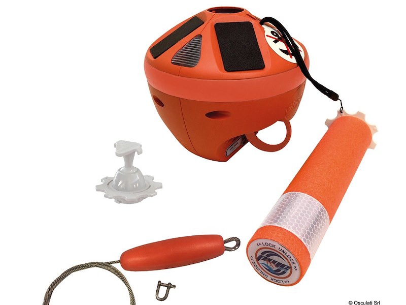 GRIPPY: grippiale leggero e compatto, con cima autoavvolgente in trecciato ultraresistente e illuminazione notturna automatica a ricarica solare