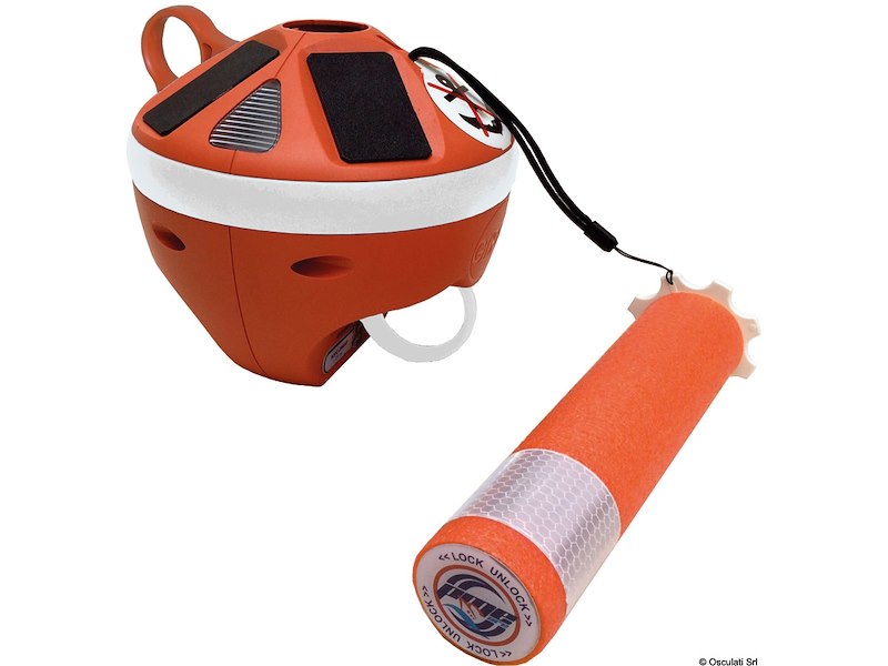 GRIPPY: grippiale leggero e compatto, con cima autoavvolgente in trecciato ultraresistente e illuminazione notturna automatica a ricarica solare